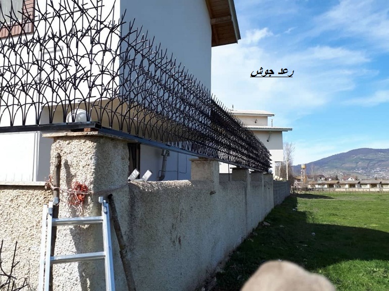نرده کشی روی دیوار با حفاظ روی دیوار