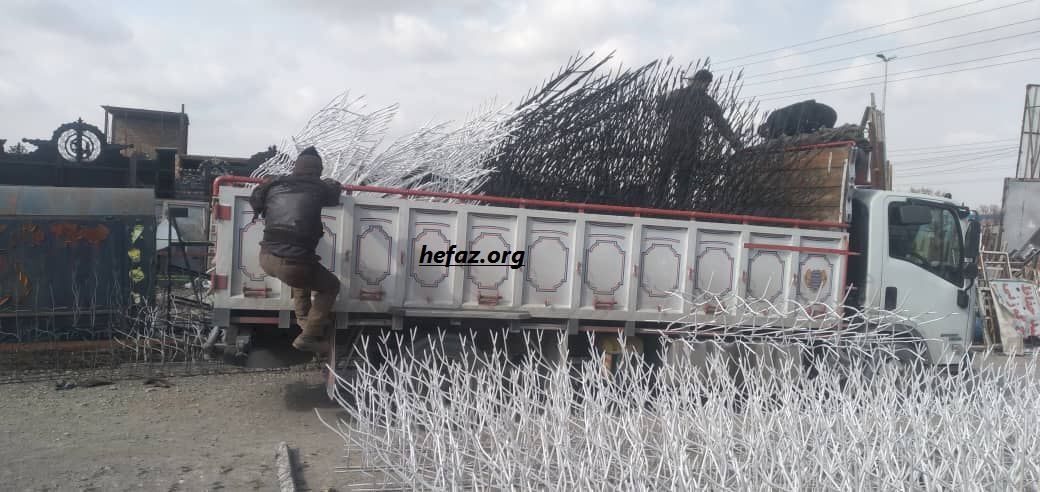 گاردهای حفاظتی بالای دیوار