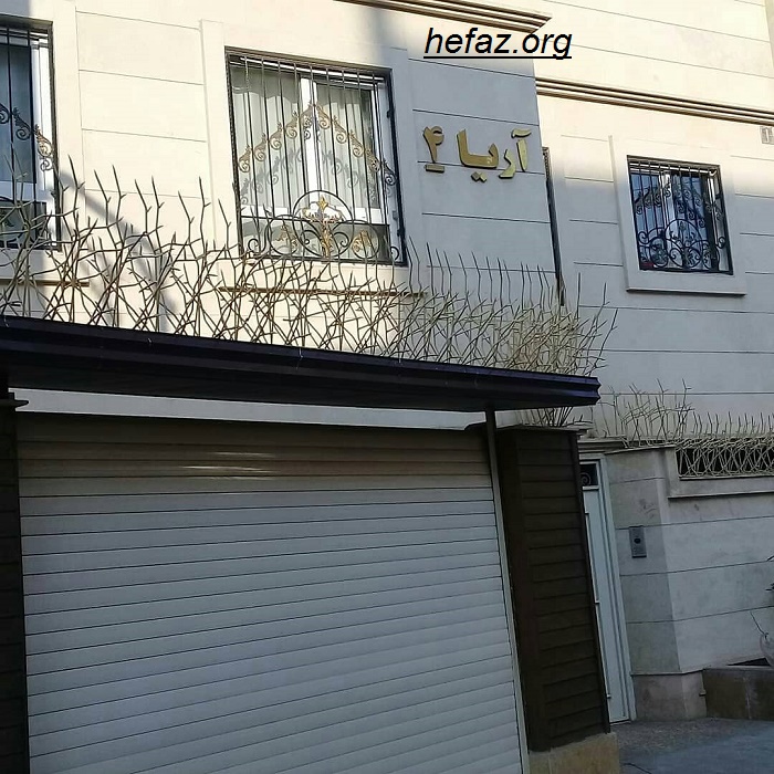 حفاظ شاخ گوزنی روی دیوار