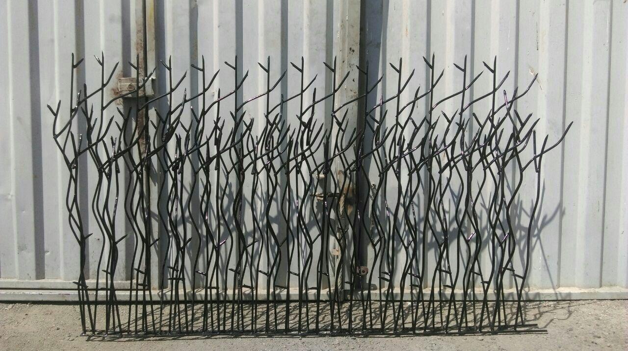 نرده حفاظتی شاخ گوزنی بالای دیوار با ارتفاع 120 سانتی‌متر