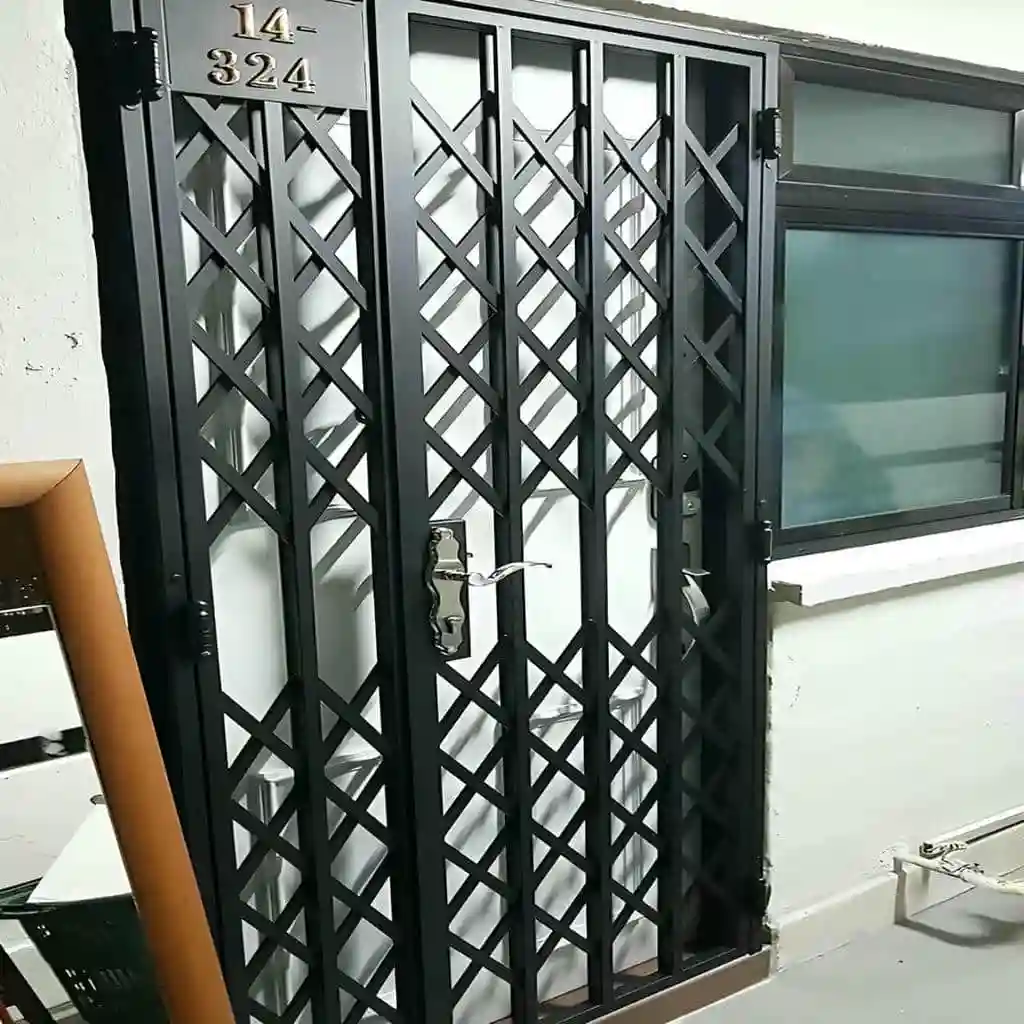 درب آکاردئونی آهنی با طراحی ضد برش برای آپارتمان&zwnj;ها