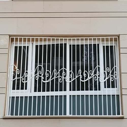 حفاظ پنجره مدل گل نیلوفری