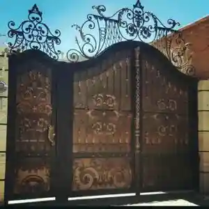 انتخاب درب فلزی ساده و شیک ورودی ساختمان
