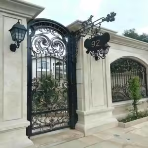 طراحی و ساخت درب آهنی ویلا