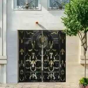 خرید درب حیاط آهنی زیبا و مقاوم
