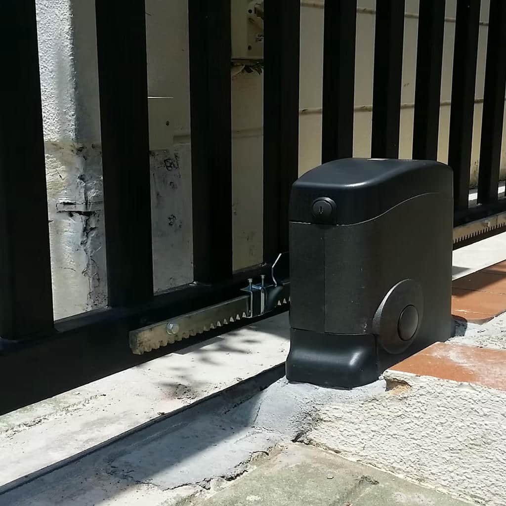 جک درب پارکینگ در همدان