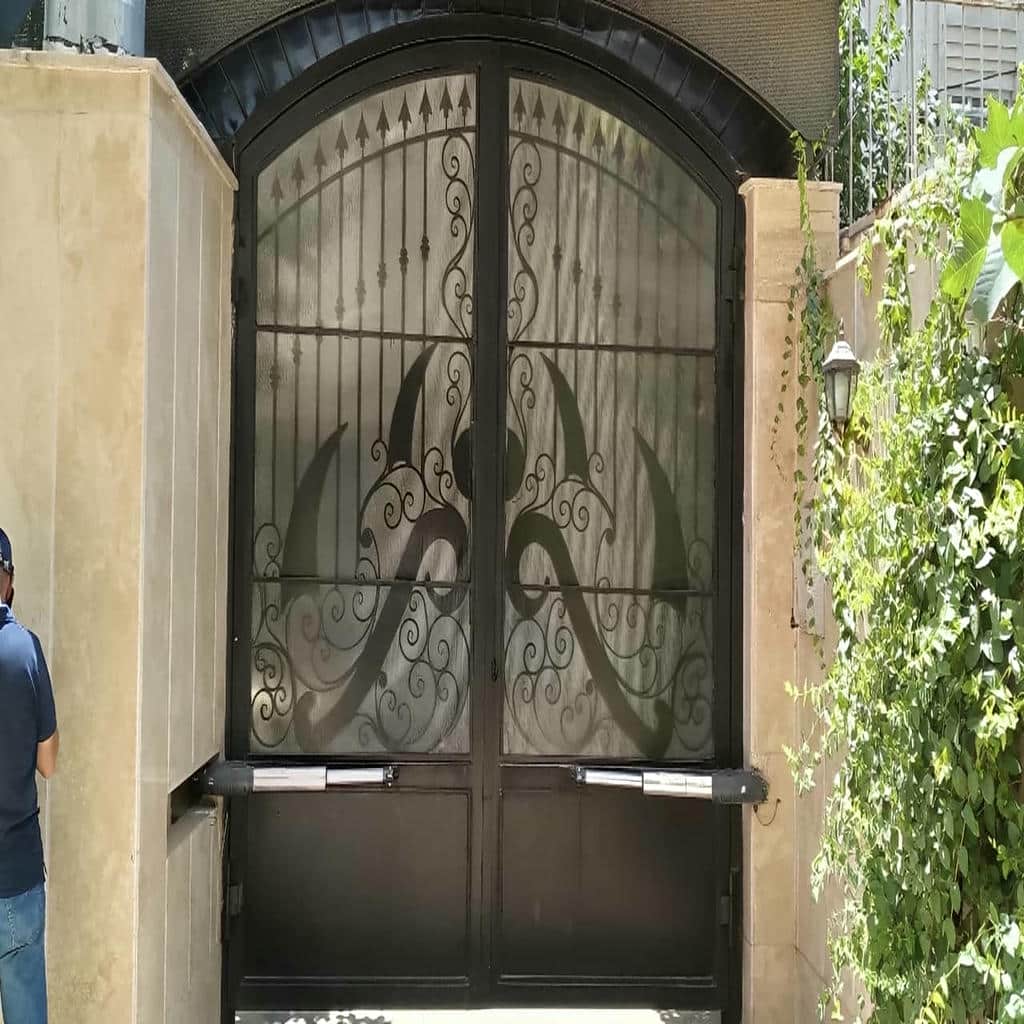 مقایسه جک درب پارکینگ در بندر انزلی