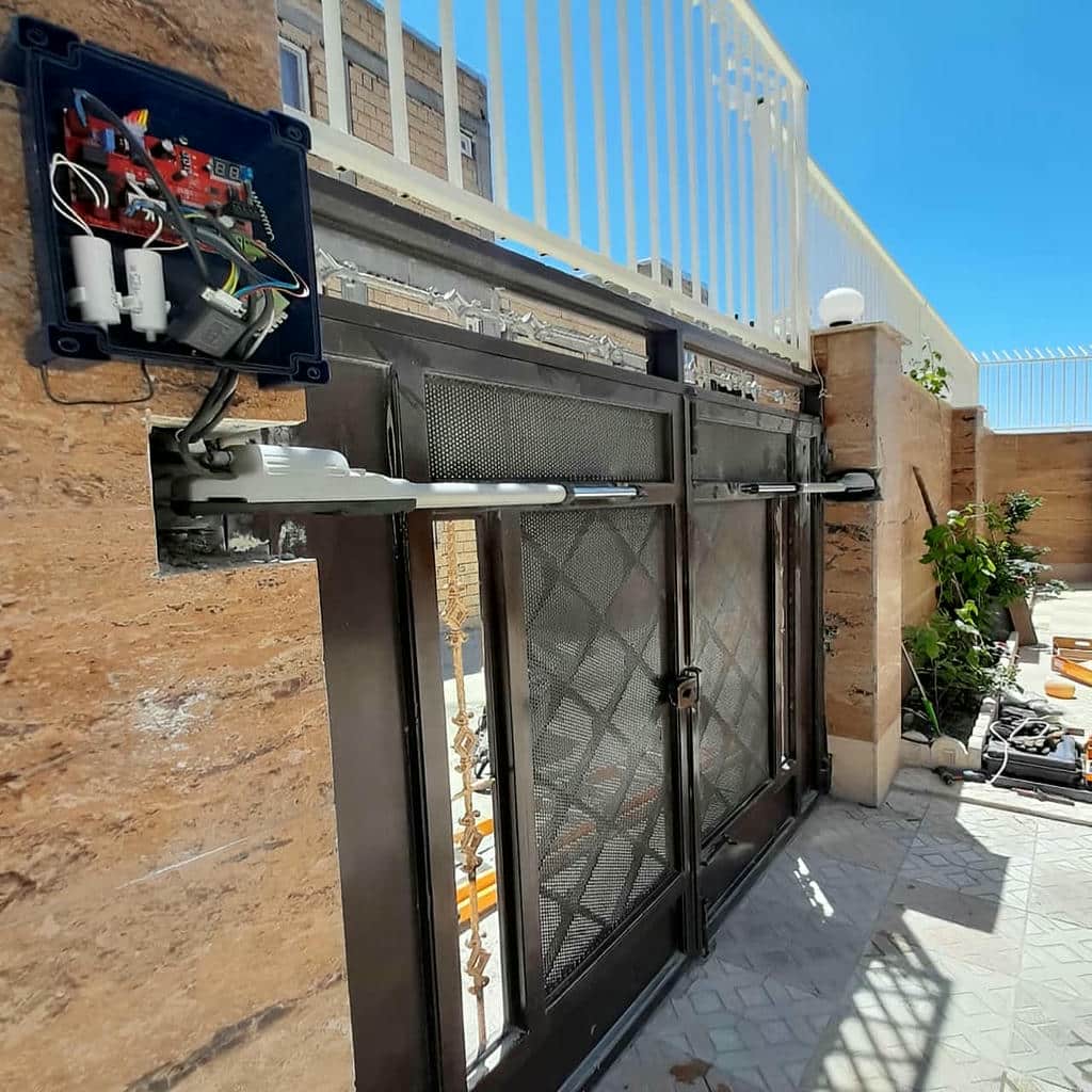 مقایسه جک درب پارکینگ در اهواز