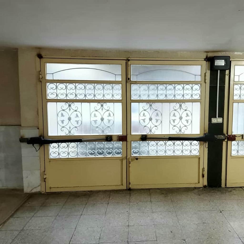 جک درب پارکینگ در بندر لنگه