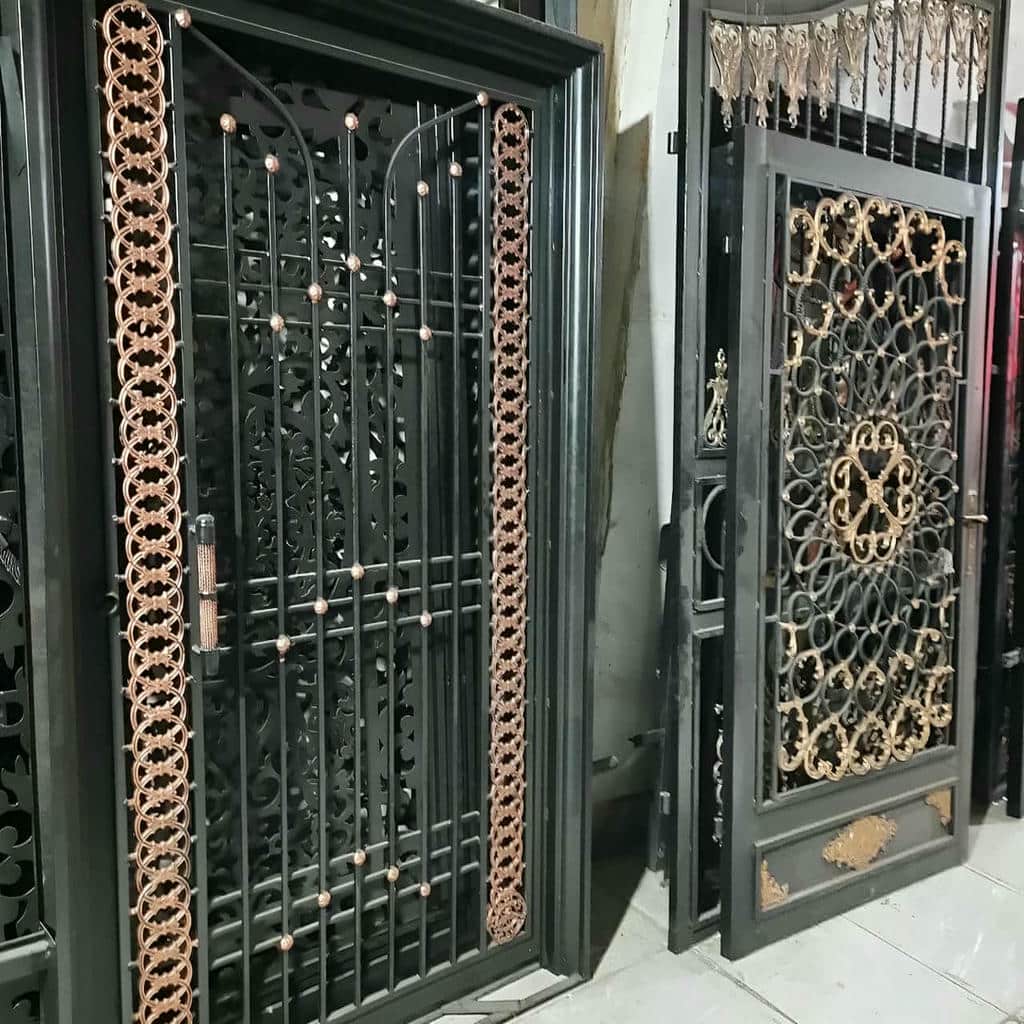 درب حیاط آمل