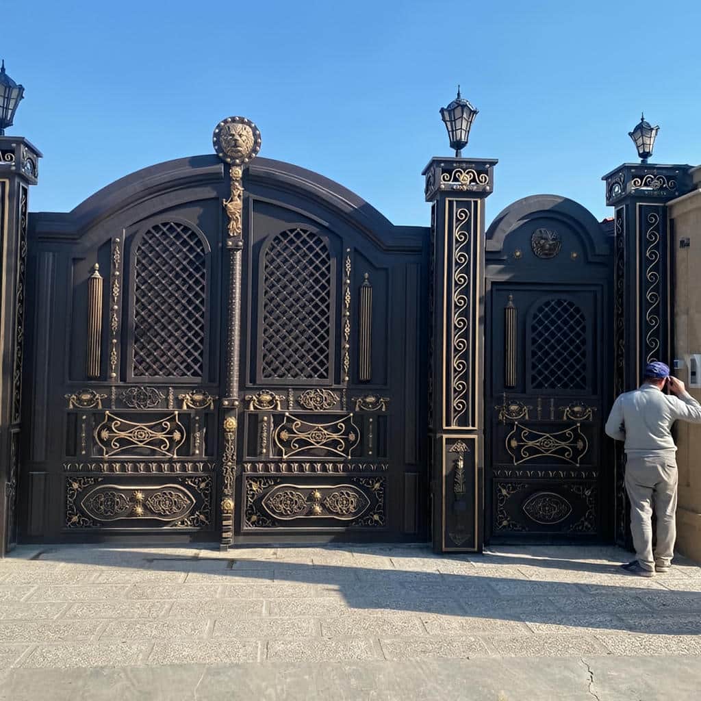 تحلیل درب حیاط در تبریز