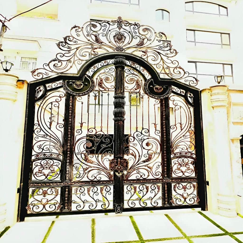 مقایسه درب حیاط مریوان
