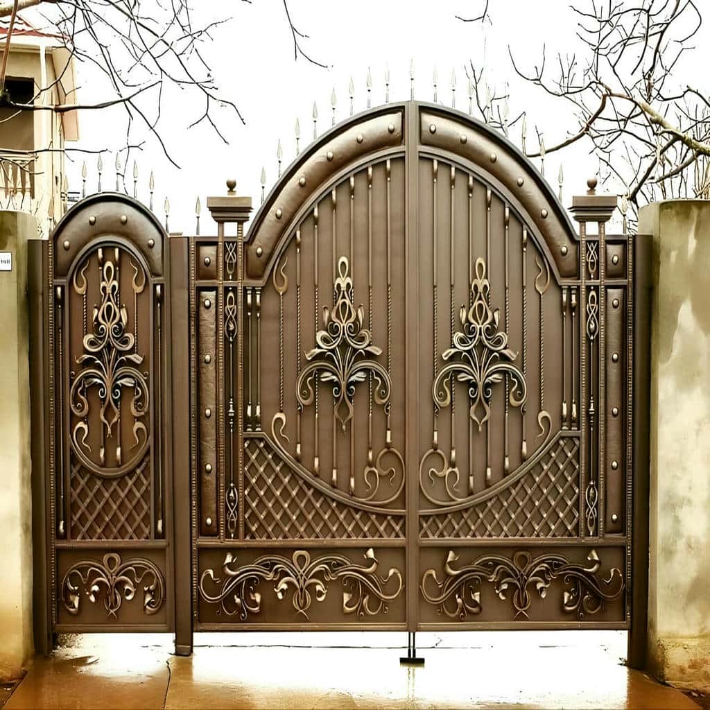 تحلیل درب حیاط شیراز