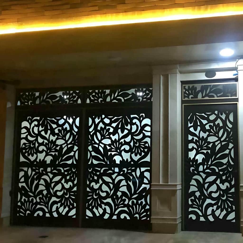 درب حیاط در بومهن