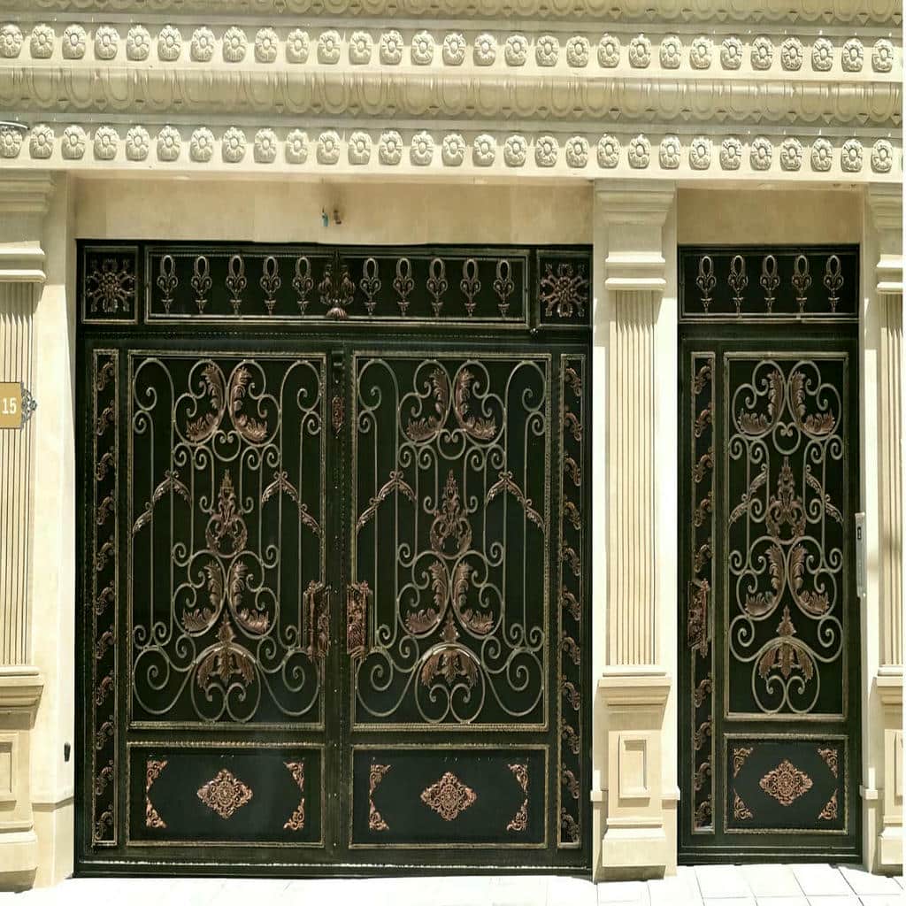 مقایسه درب حیاط در رشت