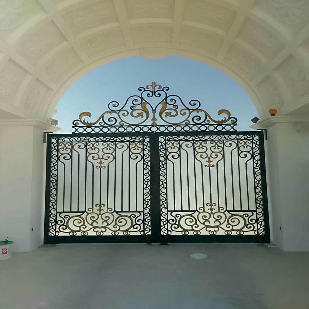 کارخانه درب حیاط طراحی کلاسیک در کیش