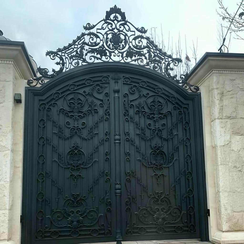 تحلیل درب حیاط چابهار