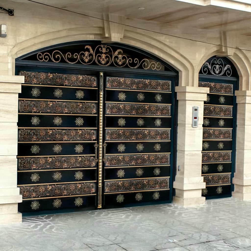 درب حیاط سیرجان