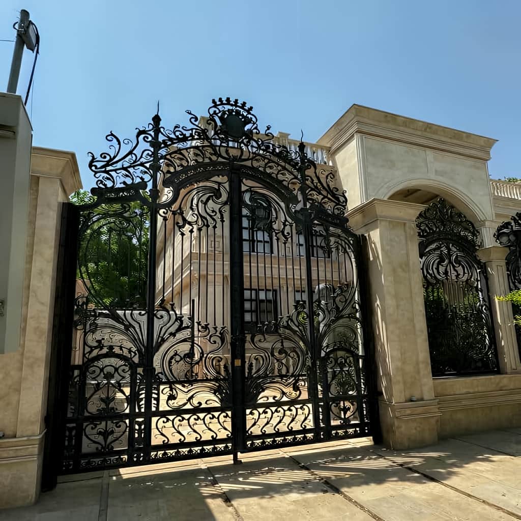 توضیحات درب حیاط در آبادان