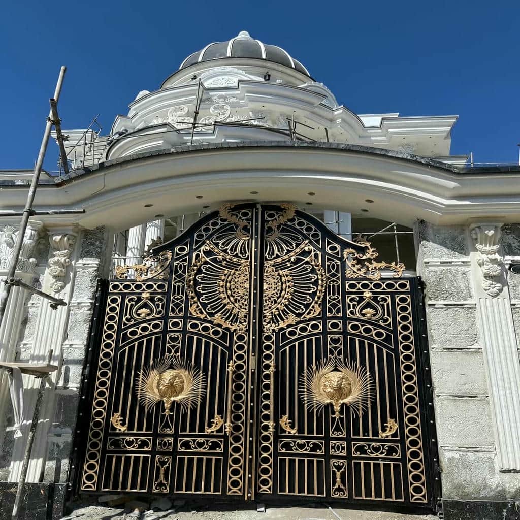 درب حیاط در کیش