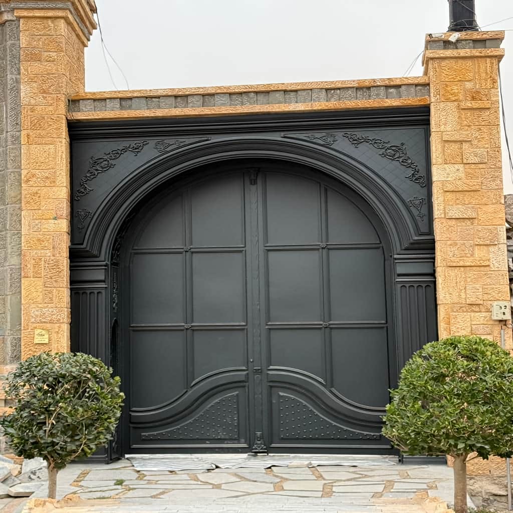 درب حیاط فیروزکوه