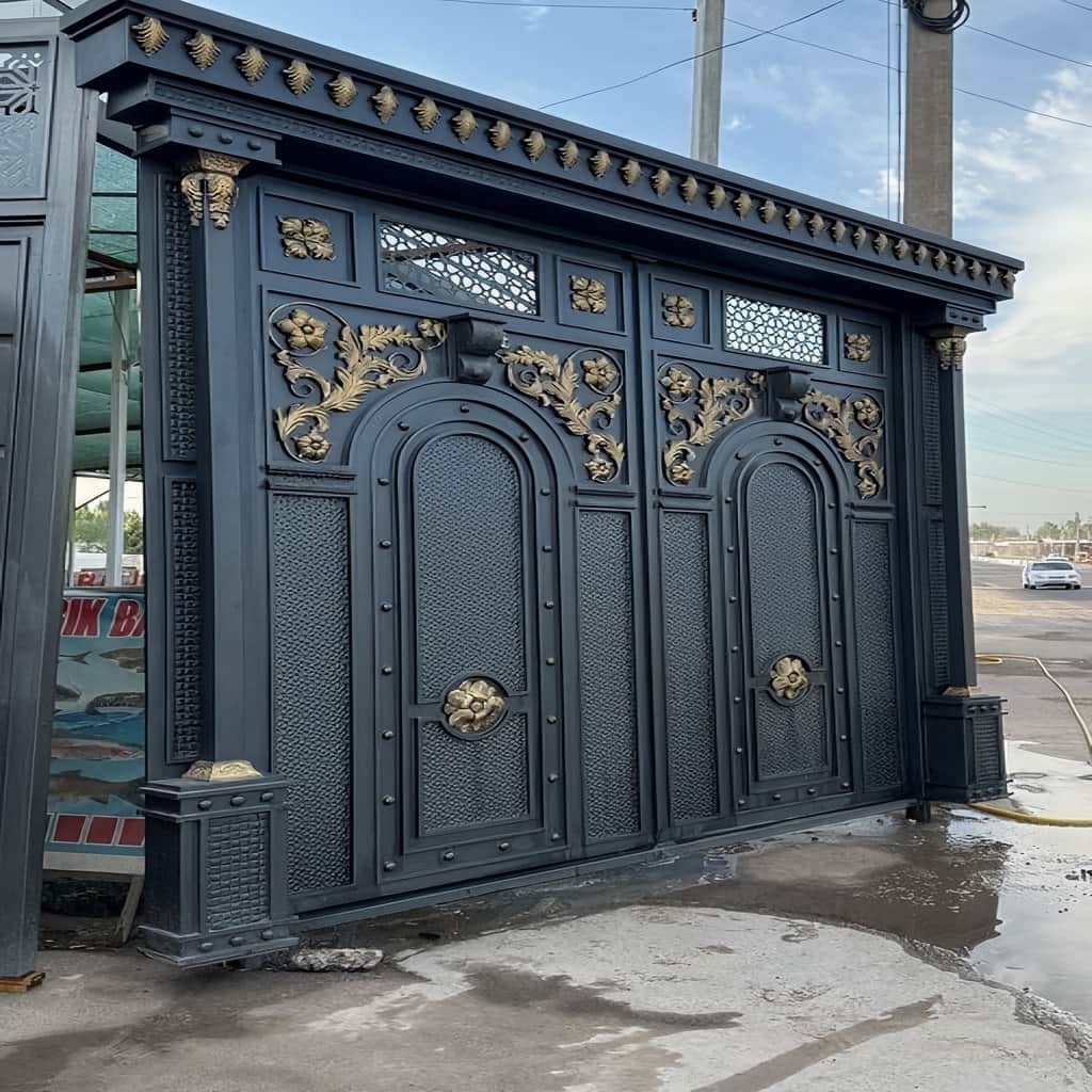 درب حیاط ساوه