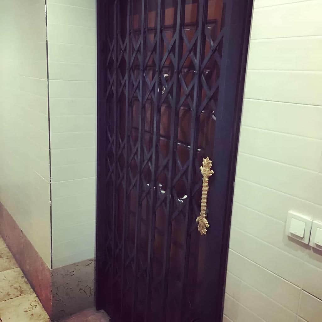 تحلیل درب آکاردئونی فلزی در نیشابور