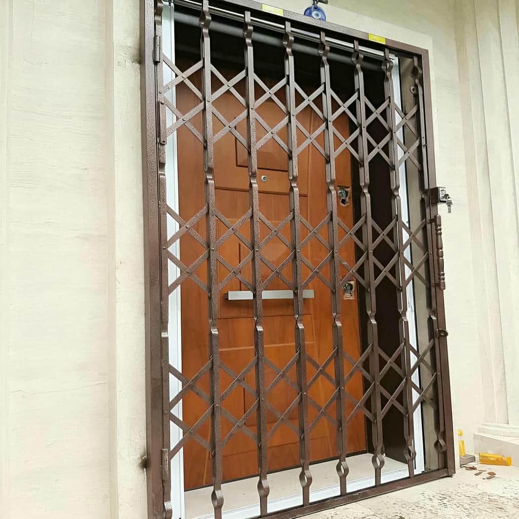 درب آکاردئونی در چابهار