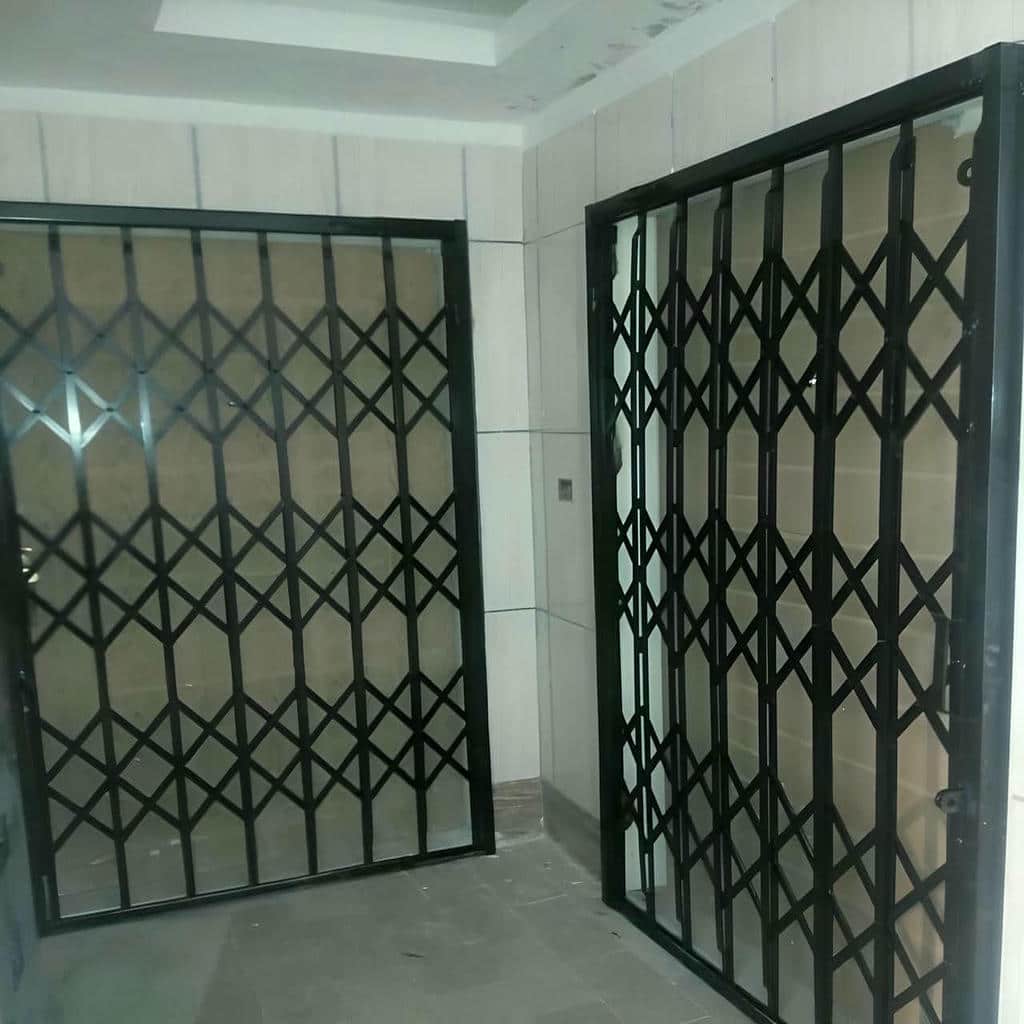 مقایسه درب آکاردئونی فلزی در استان مازندران