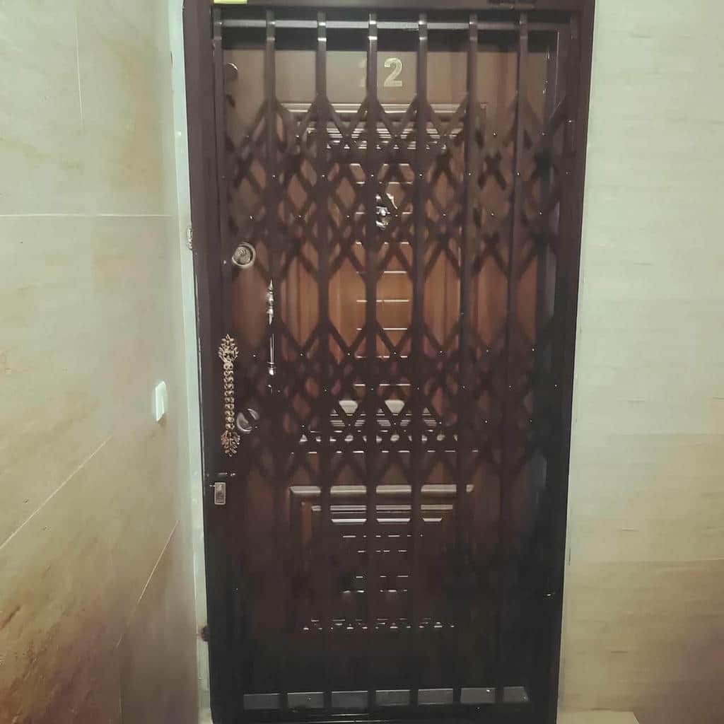 جزئیات درب آکاردئونی فلزی در رشت
