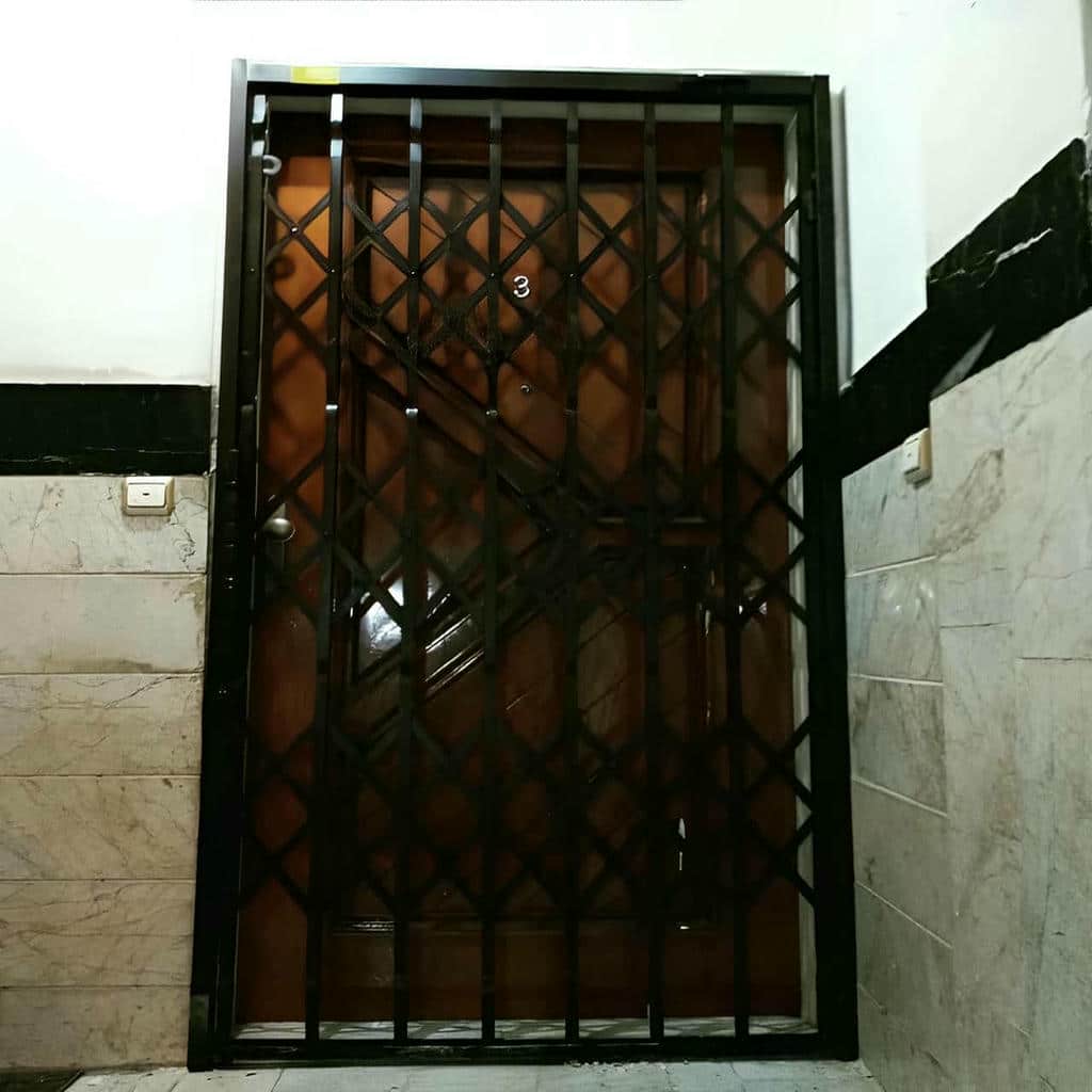 نصب درب آکاردئونی اداری در فردیس کرج