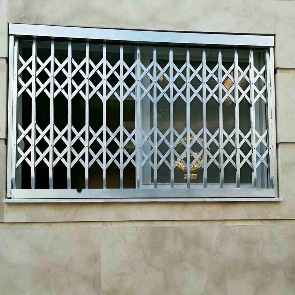 نصب درب آکاردئونی مسکونی در قشم