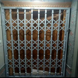 درب آکاردئونی در نظرآباد