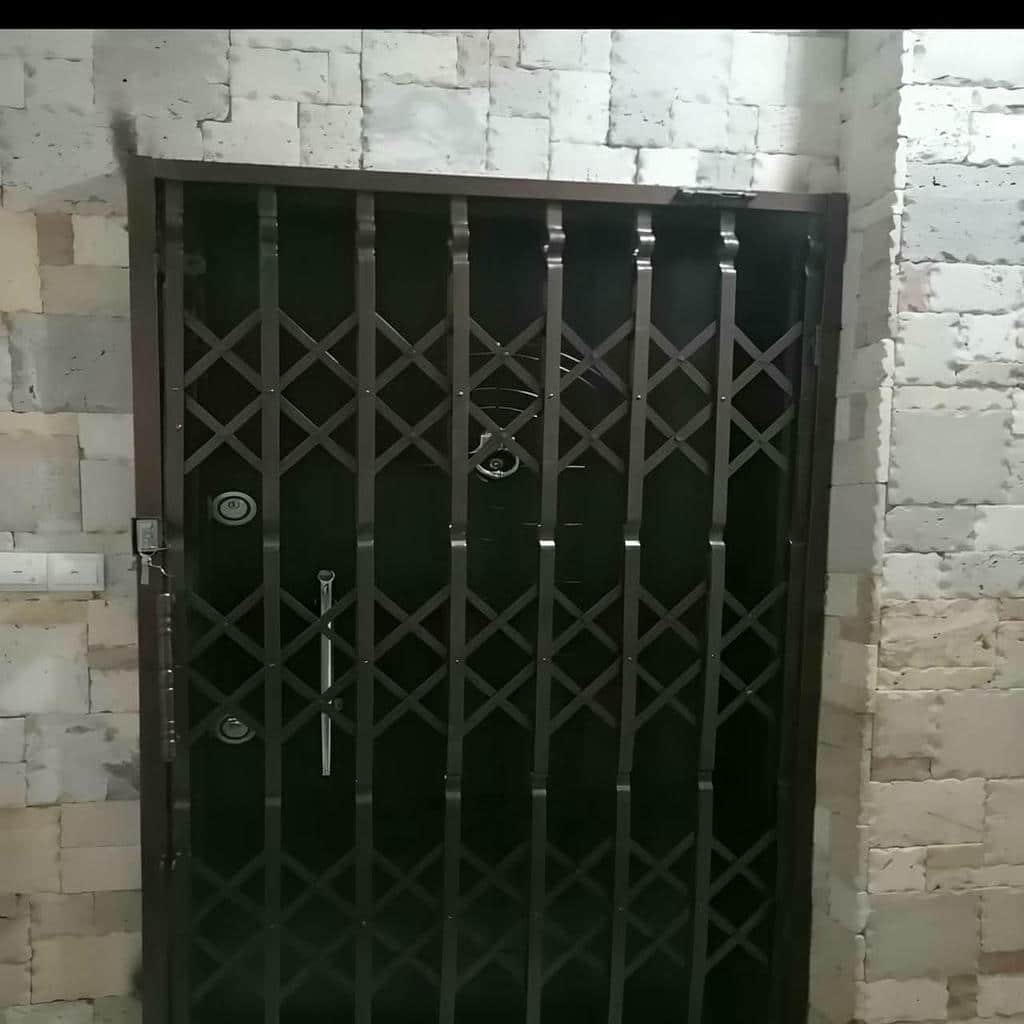 مقایسه درب آکاردئونی در کاشان