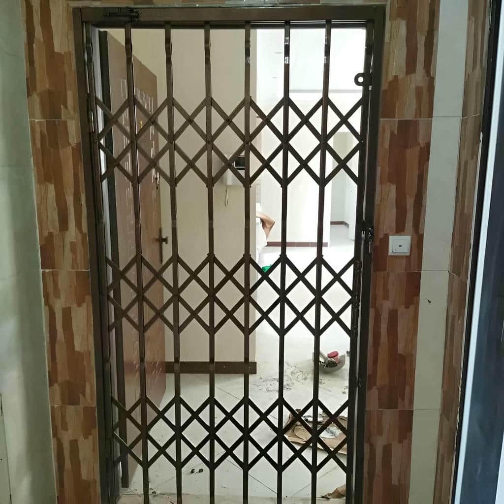 درب آکاردئونی در هشتگرد