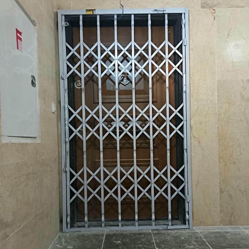 درب آکاردئونی فلزی در محمودآباد