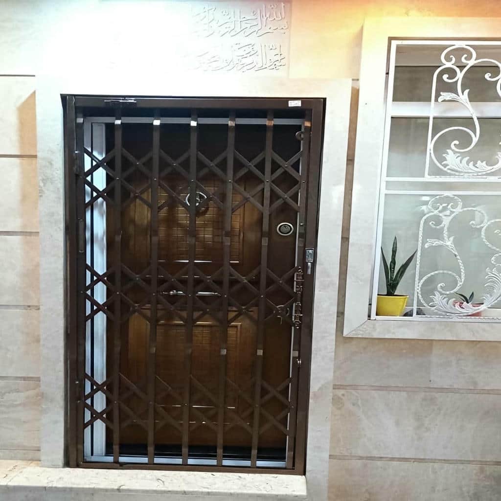 خرید درب آکاردئونی سه گل در لواسان