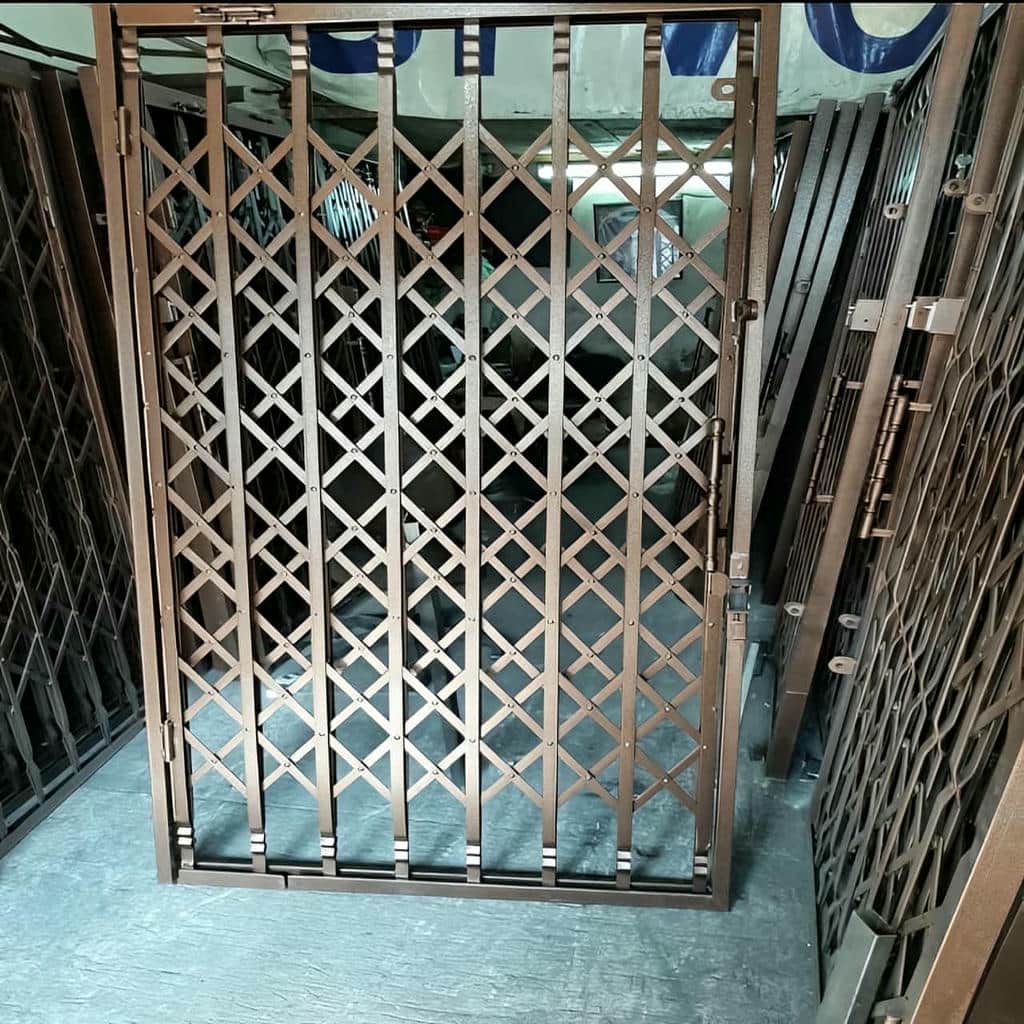 خرید درب آکاردئونی سه گل در قشم