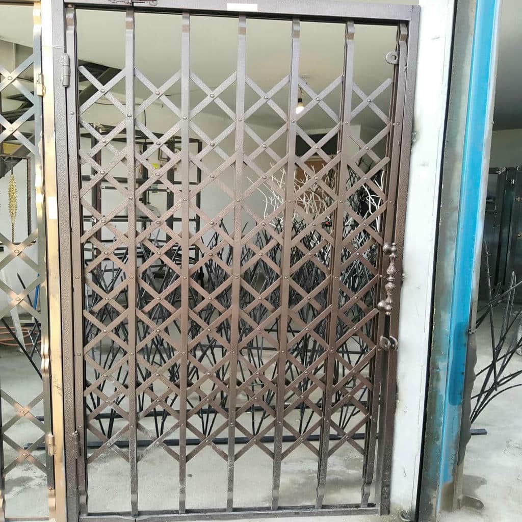 ارزیابی درب آکاردئونی فلزی در استان مازندران