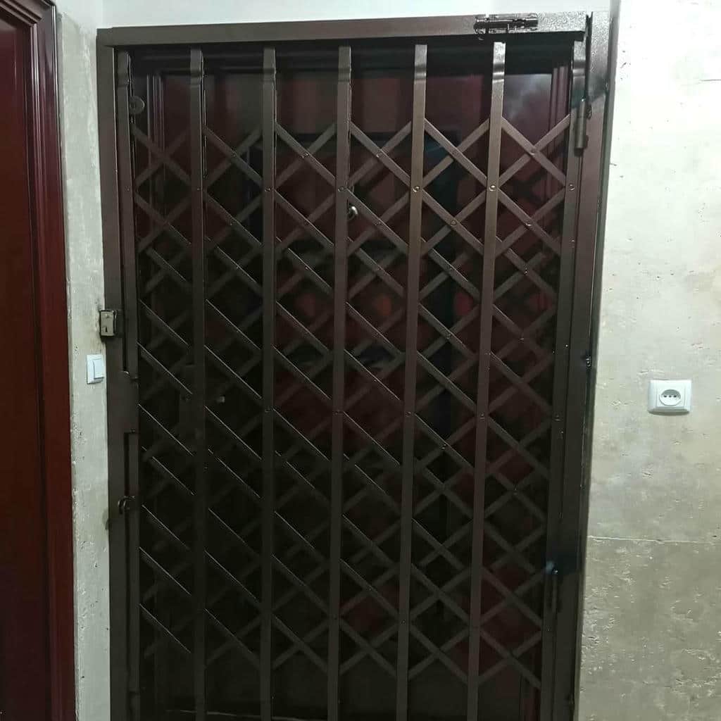 ارزیابی درب آکاردئونی در ایرانشهر