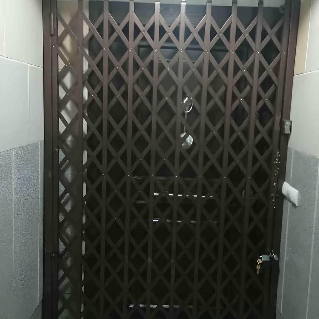 ارزیابی درب آکاردئونی در زاهدان