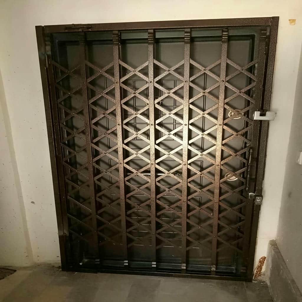جزئیات درب آکاردئونی در همدان