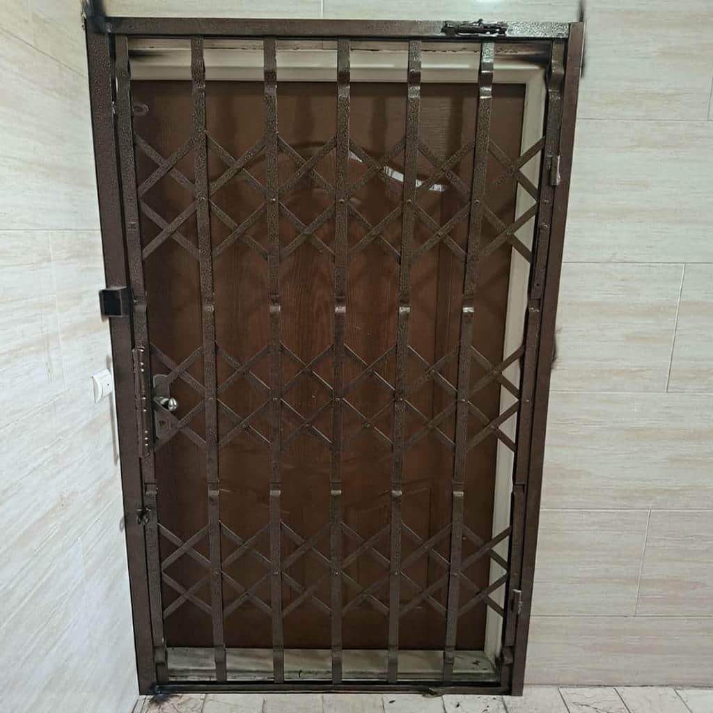 نصب درب آکاردئونی پوشش در سیرجان