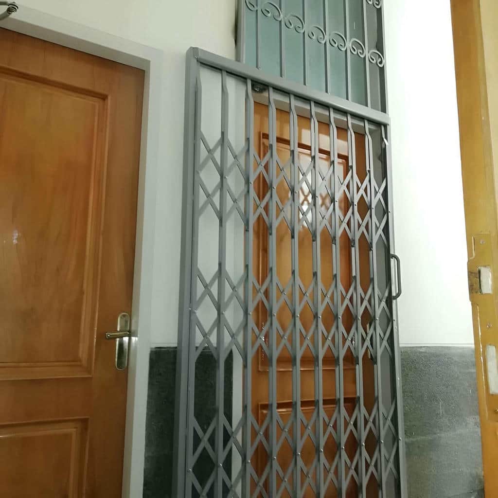 تحلیل درب آکاردئونی در زاهدان