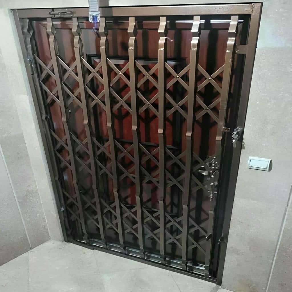 نصب درب آکاردئونی پوشش در گرگان