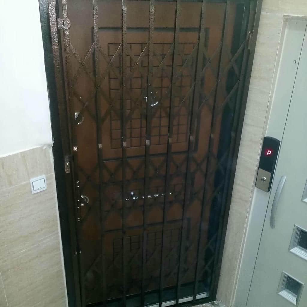 مقایسه درب آکاردئونی فلزی در مشهد