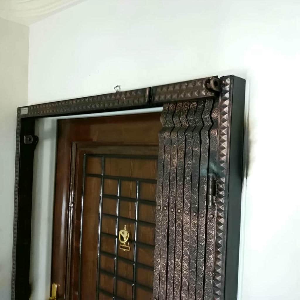 خرید درب آکاردئونی دوگل در اندیشه