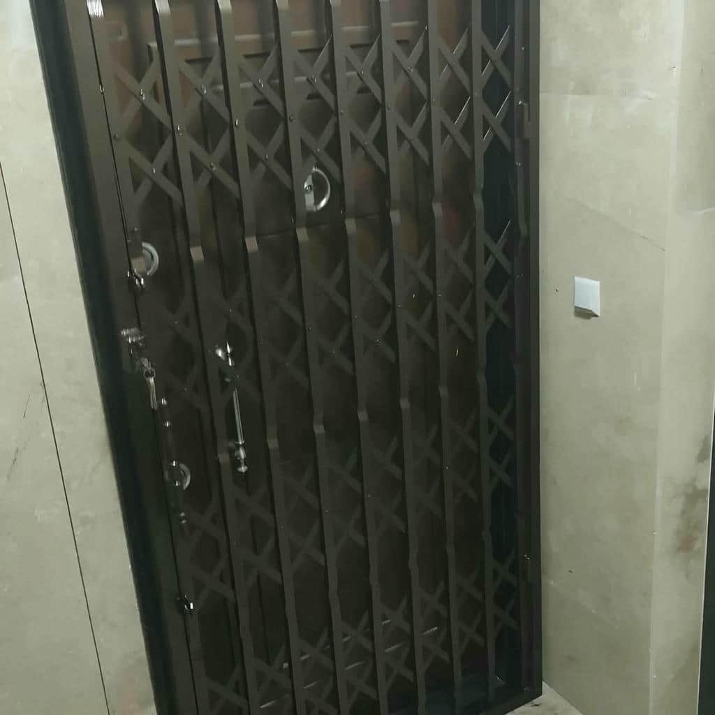 مقایسه درب آکاردئونی در کرمانشاه