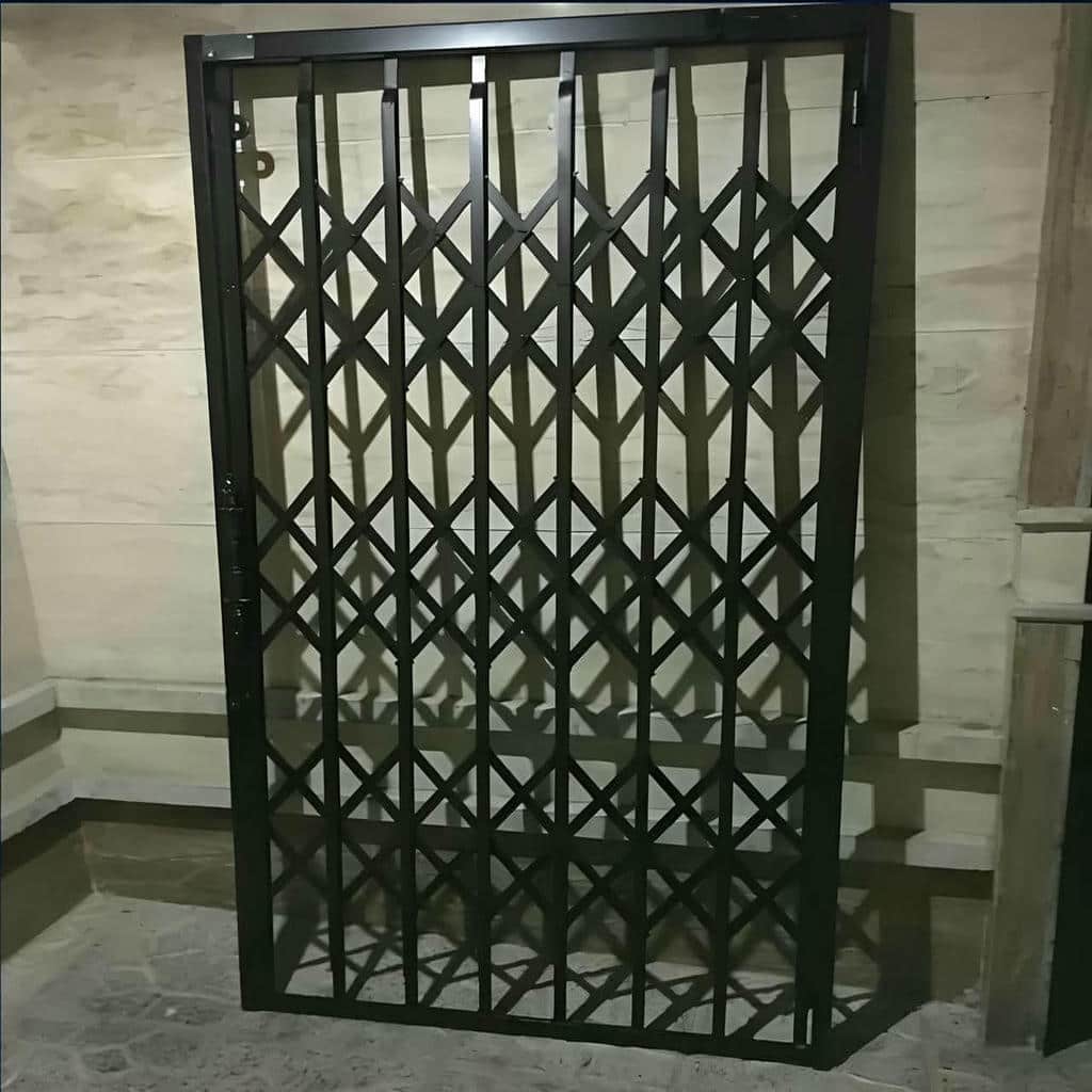 نصب درب آکاردئونی پوشش در فیروزکوه