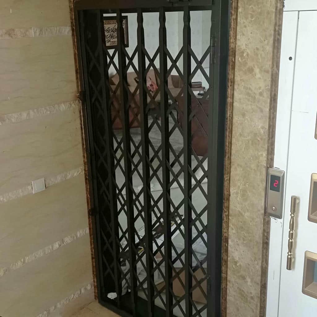درب آکاردئونی در پردیس